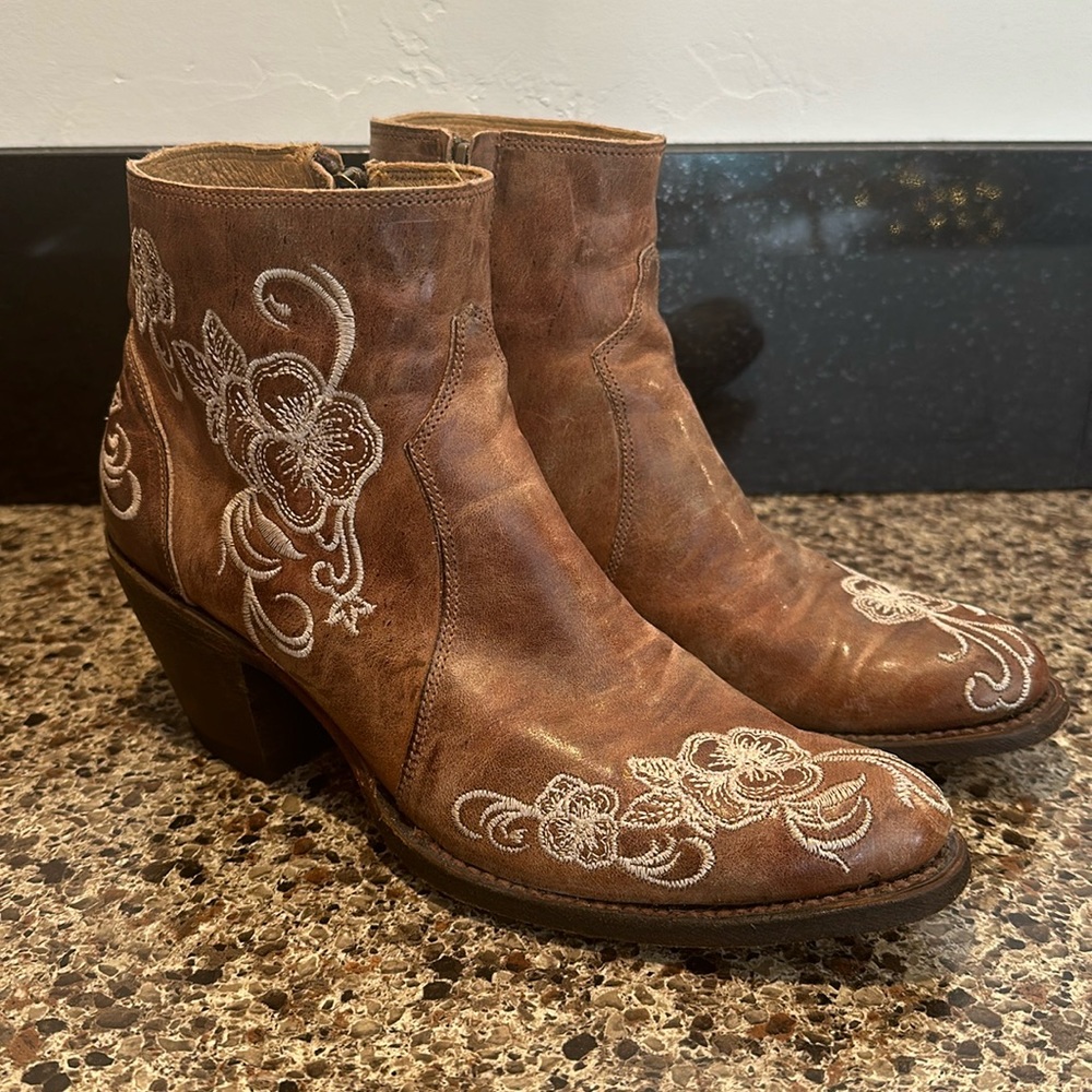 Shayanne Cowboy Booties